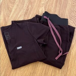 Figs Espresso Scrub Set with Mauve Accents